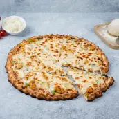 Chicken and vegetable pizza